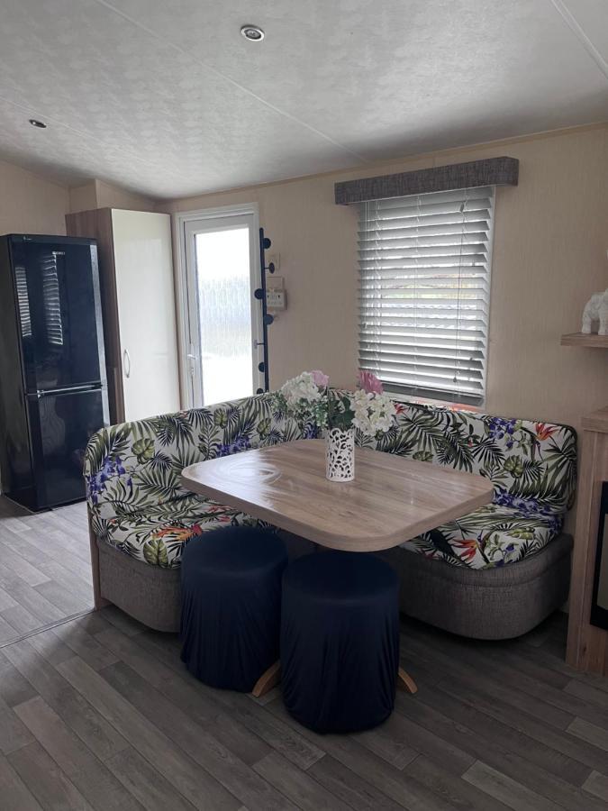 Take Me To The Beach At J&S Caravan Holidays Newquay Bay Resort Saint Columb Minor Екстериор снимка